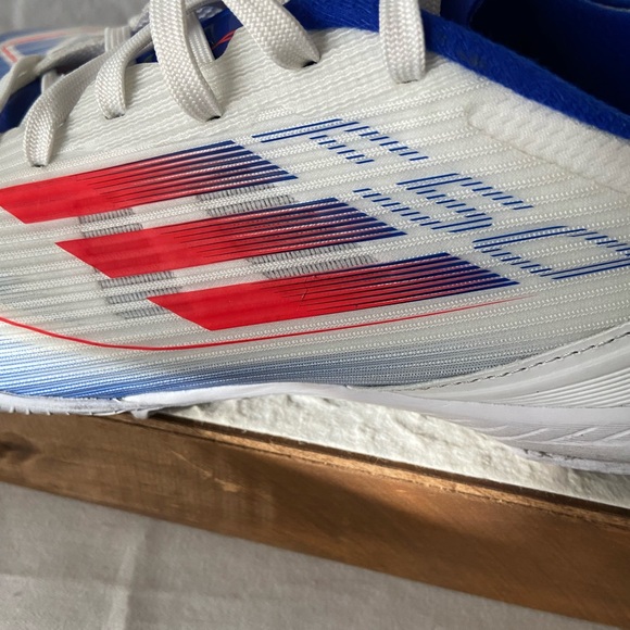 Adidas Soccer F50 League TF Unisex Fiberskin/Sprintgrid White Red Blue Sz 6.5 - Picture 8 of 9